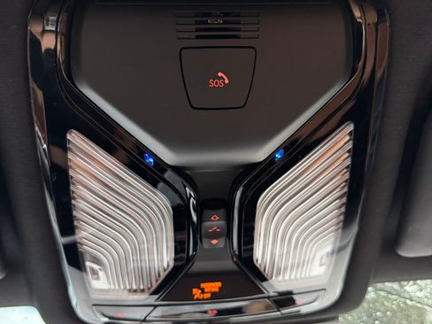 Used 2023 BMW X4 xDrive30i w/ M Sport Package image 18