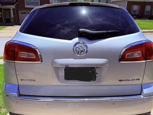 Used 2015 Buick Enclave Leather FWD image 6