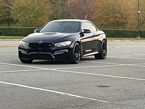 Used 2017 BMW M4 Convertible image 17