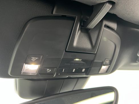 Used 2017 Porsche 911 Carrera image 17