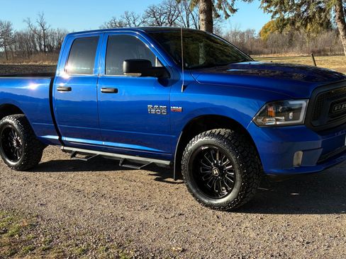 Used 2017 RAM 1500 Express image 9