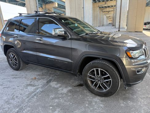 Used 2019 Jeep Grand Cherokee Limited w/ Luxury Group II image 5