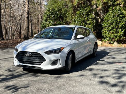 Used 2019 Hyundai Veloster 2.0 image 1
