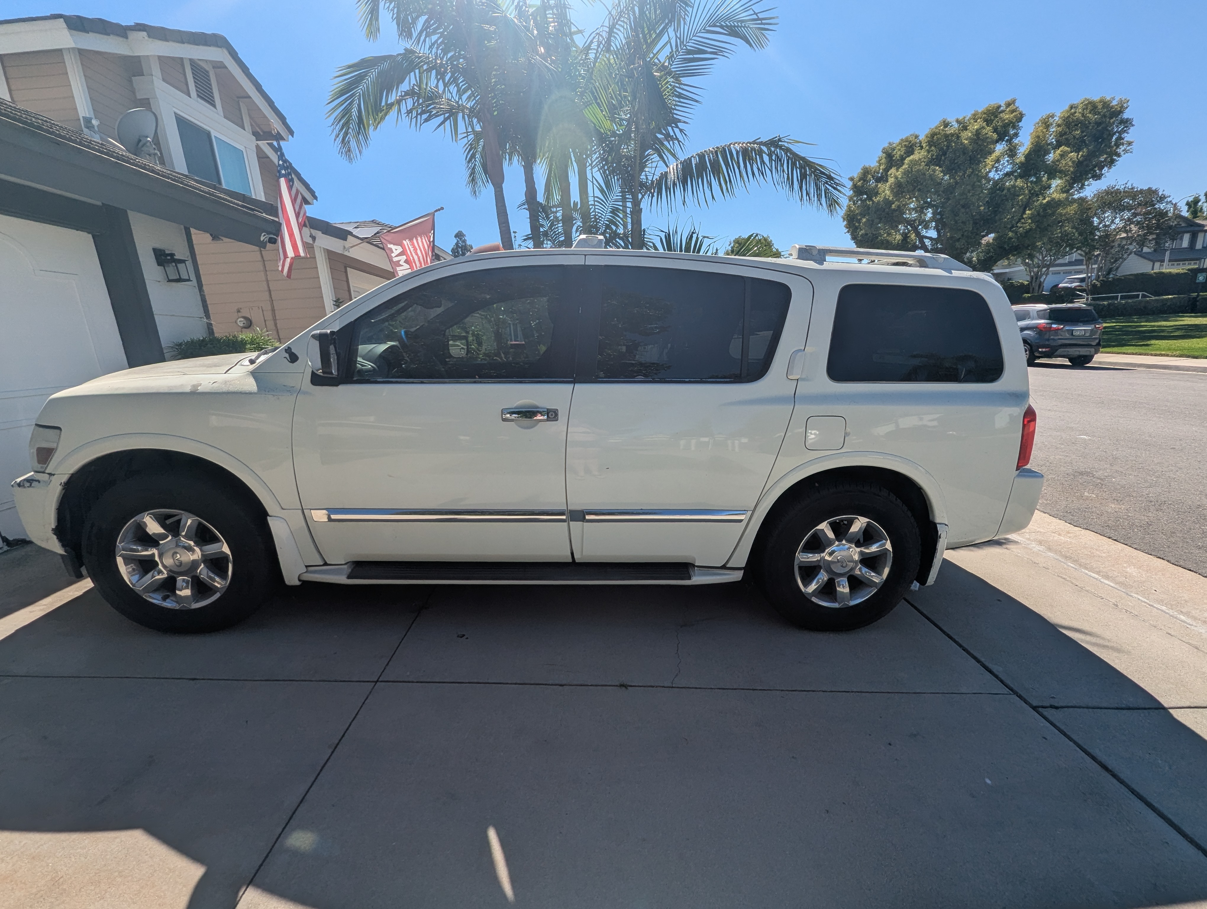 Used 2005 INFINITI QX56 4WD image 1