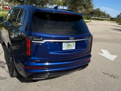 Used 2024 Cadillac XT6 Sport w/ Platinum Package image 5