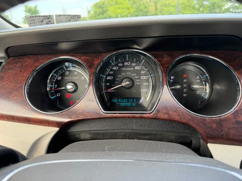 Used 2012 Ford Taurus SEL FWD image 15