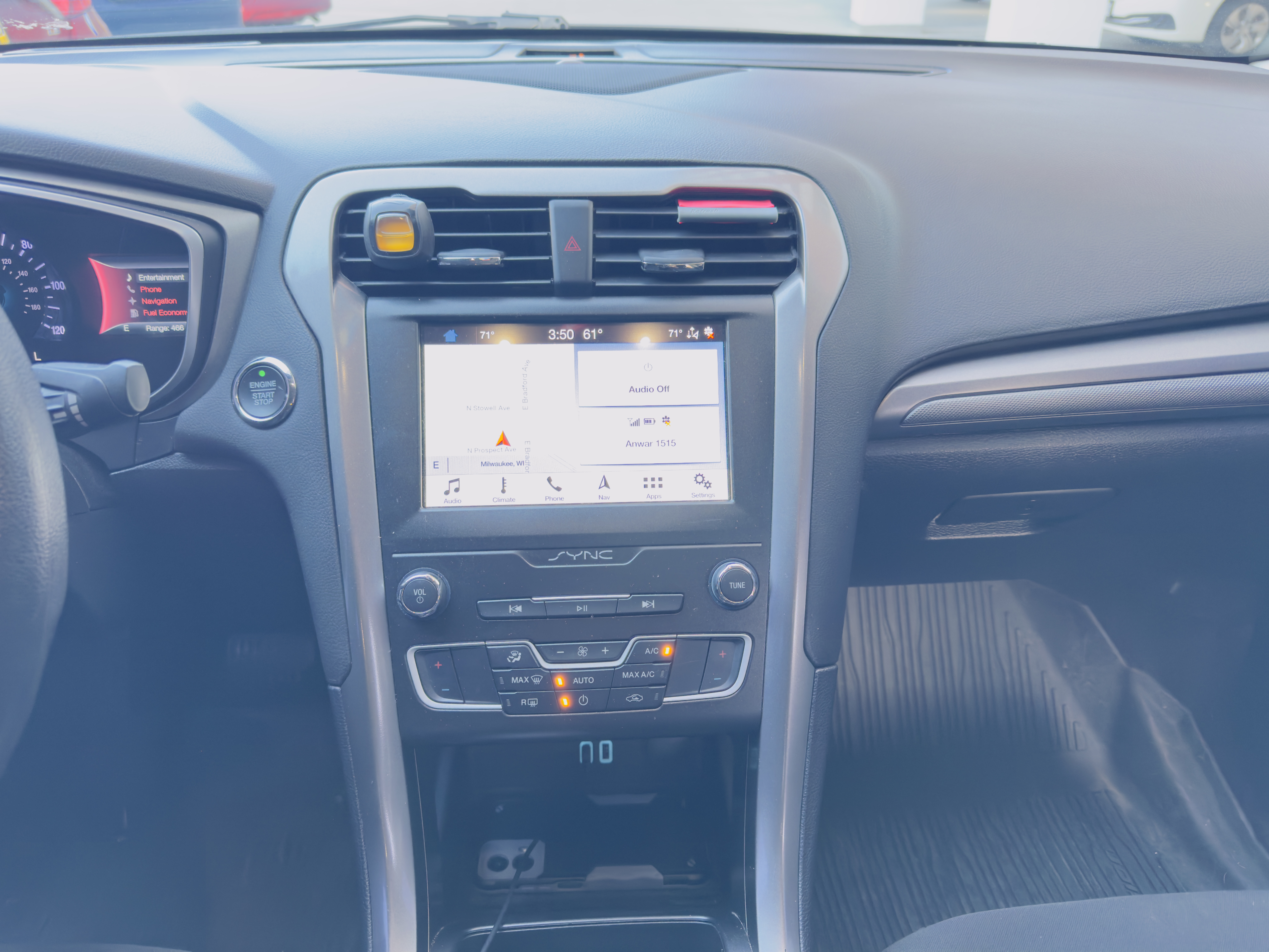 Used 2019 Ford Fusion SE FWD image 12