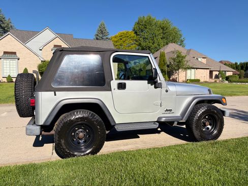 Used 2003 Jeep Wrangler SE AWD/4WD image 4