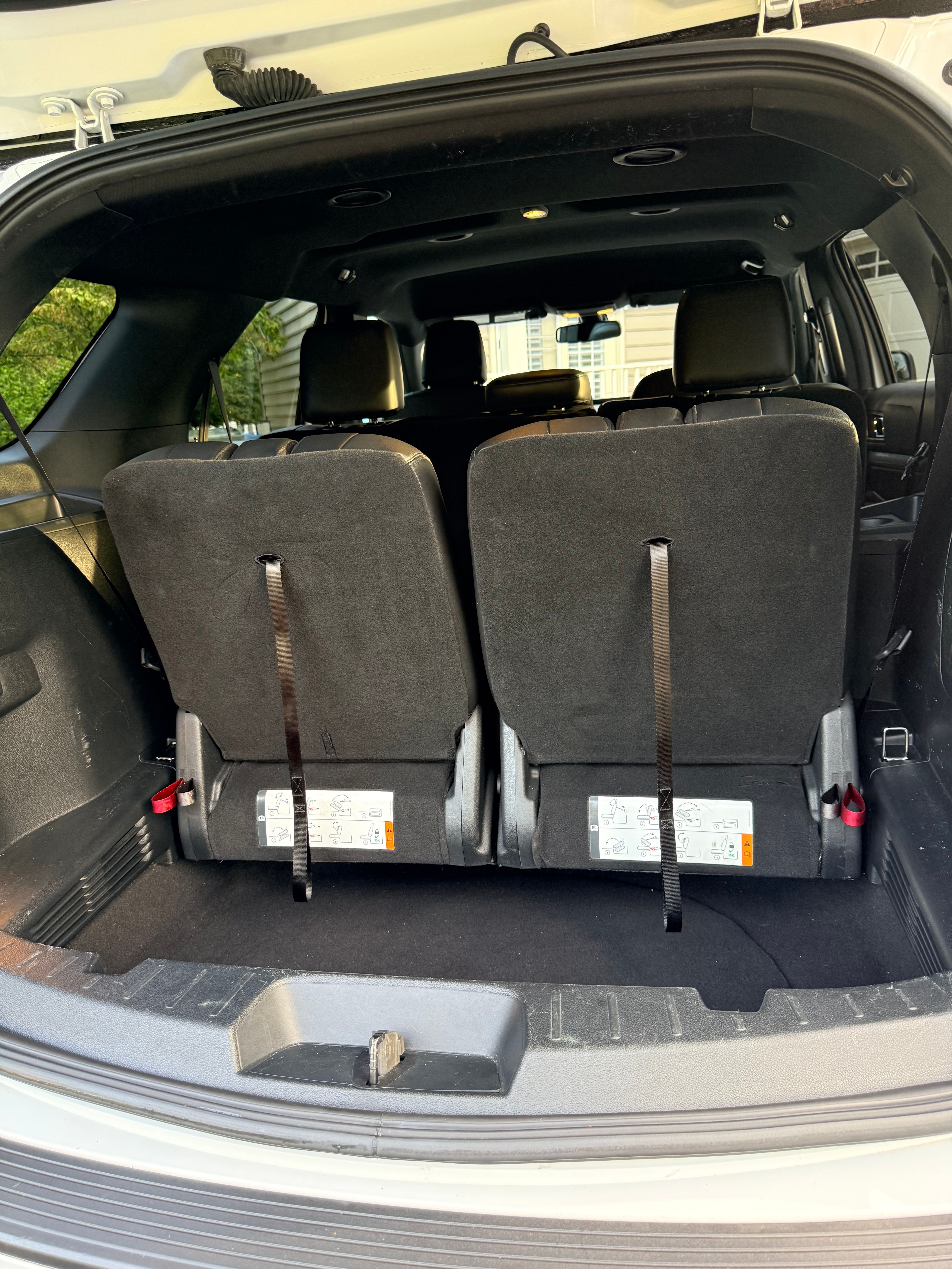 Used 2019 Ford Explorer XLT w/ Equipment Group 202A AWD/4WD image 13