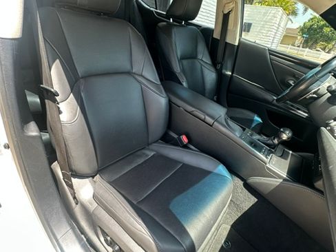 Used 2020 Lexus ES 300h w/ Premium Package FWD image 9