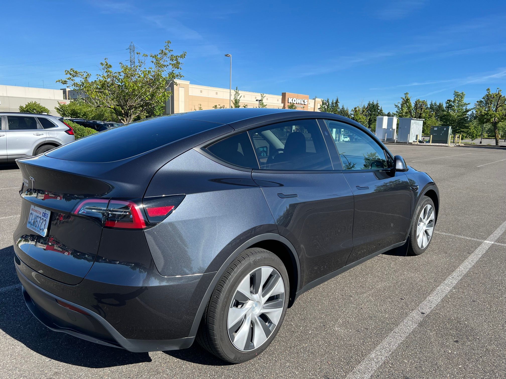 Used 2024 Tesla Model Y 2WD image 6