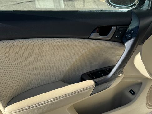 Used 2010 Acura TSX Sedan image 8