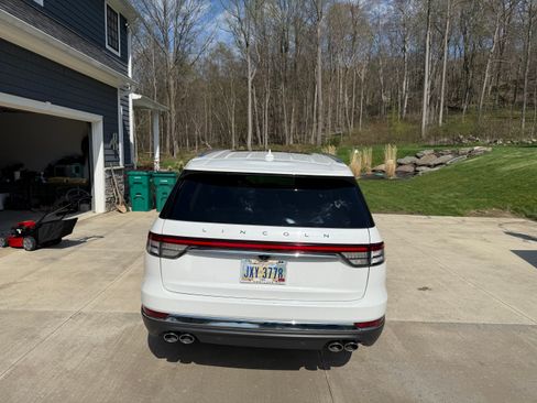 Used 2023 Lincoln Aviator Reserve w/ Elements Package Plus AWD/4WD image 2