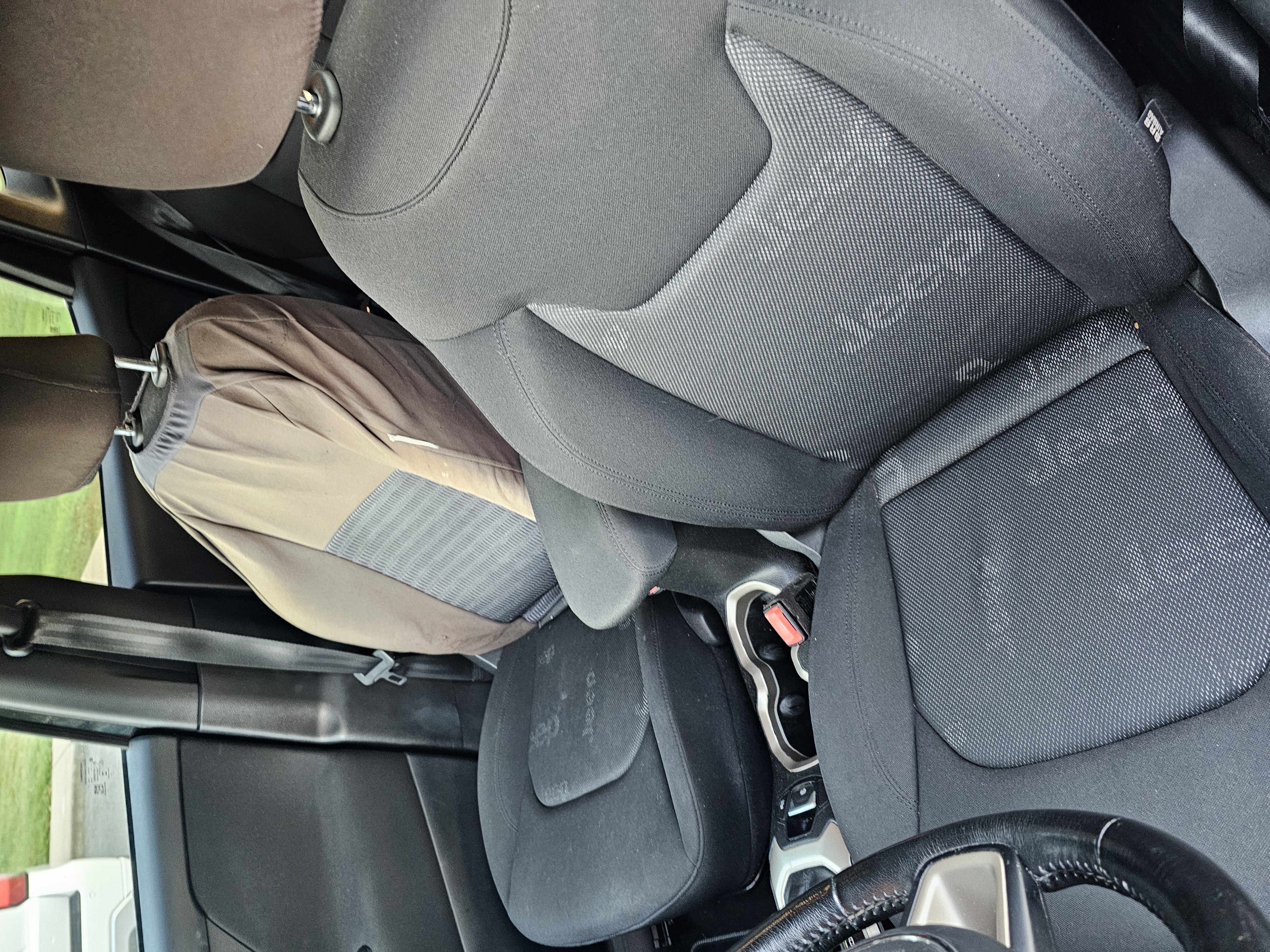 Used 2016 Jeep Renegade Latitude FWD image 20