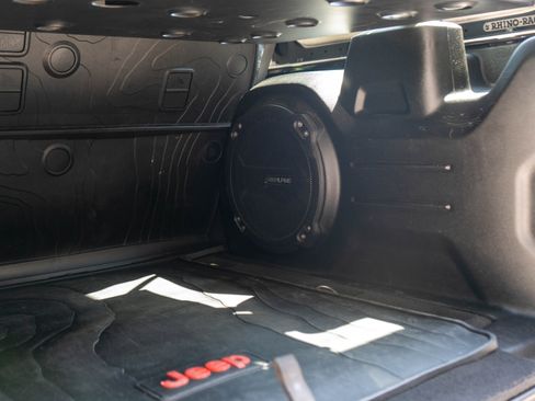 Used 2020 Jeep Wrangler Unlimited Sahara AWD/4WD image 21