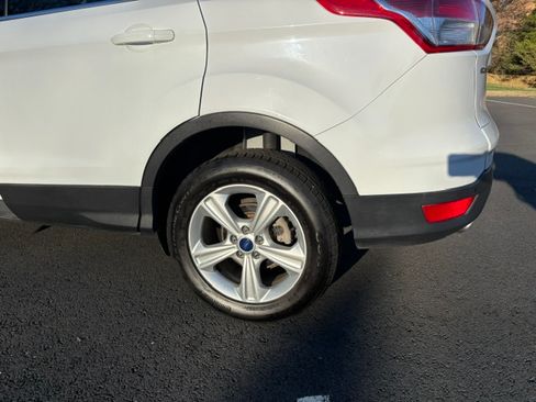 Used 2014 Ford Escape SE w/ Equipment Group 201A AWD/4WD image 9
