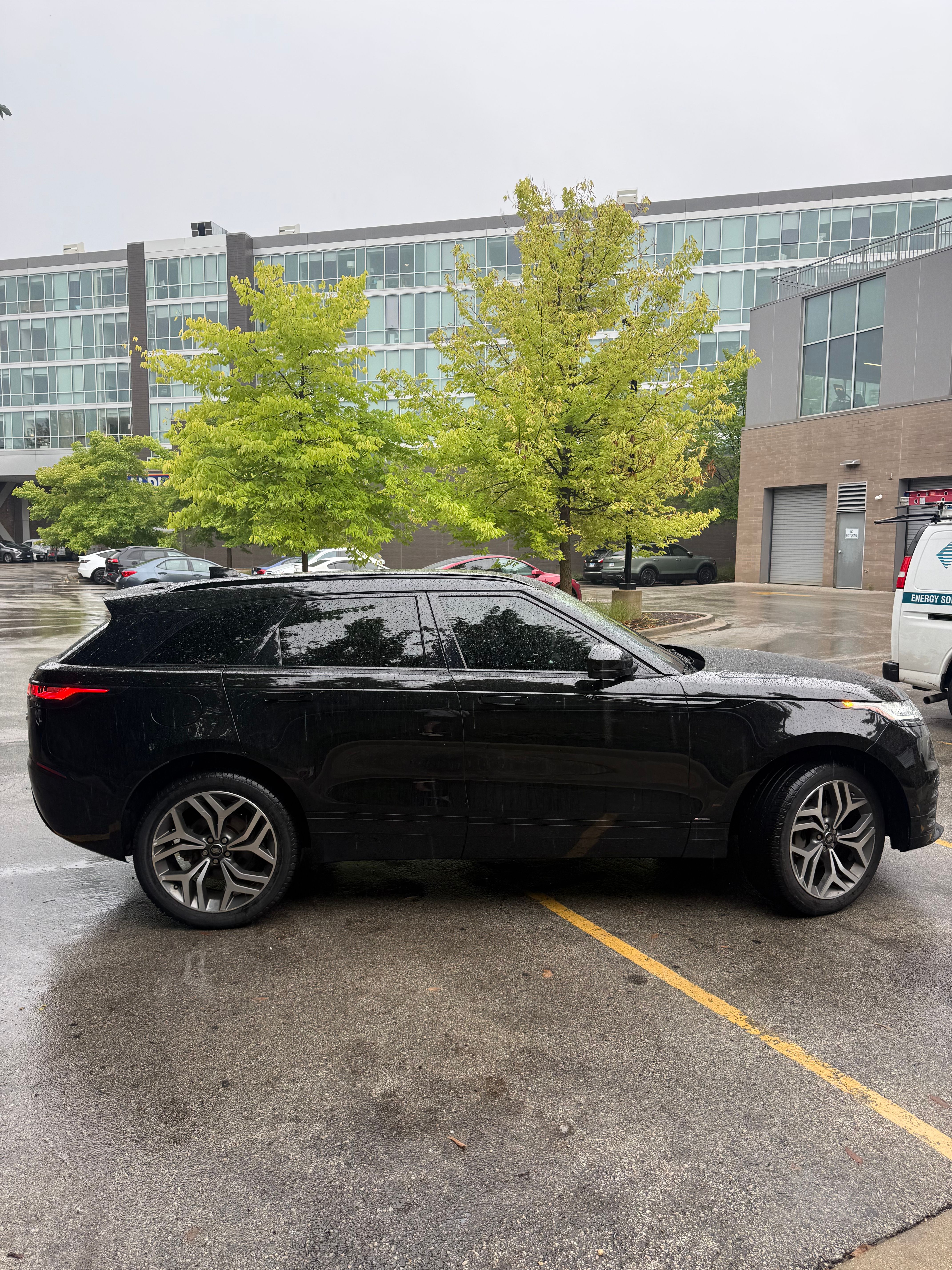Used 2019 Land Rover Range Rover Velar R-Dynamic SE AWD/4WD image 11