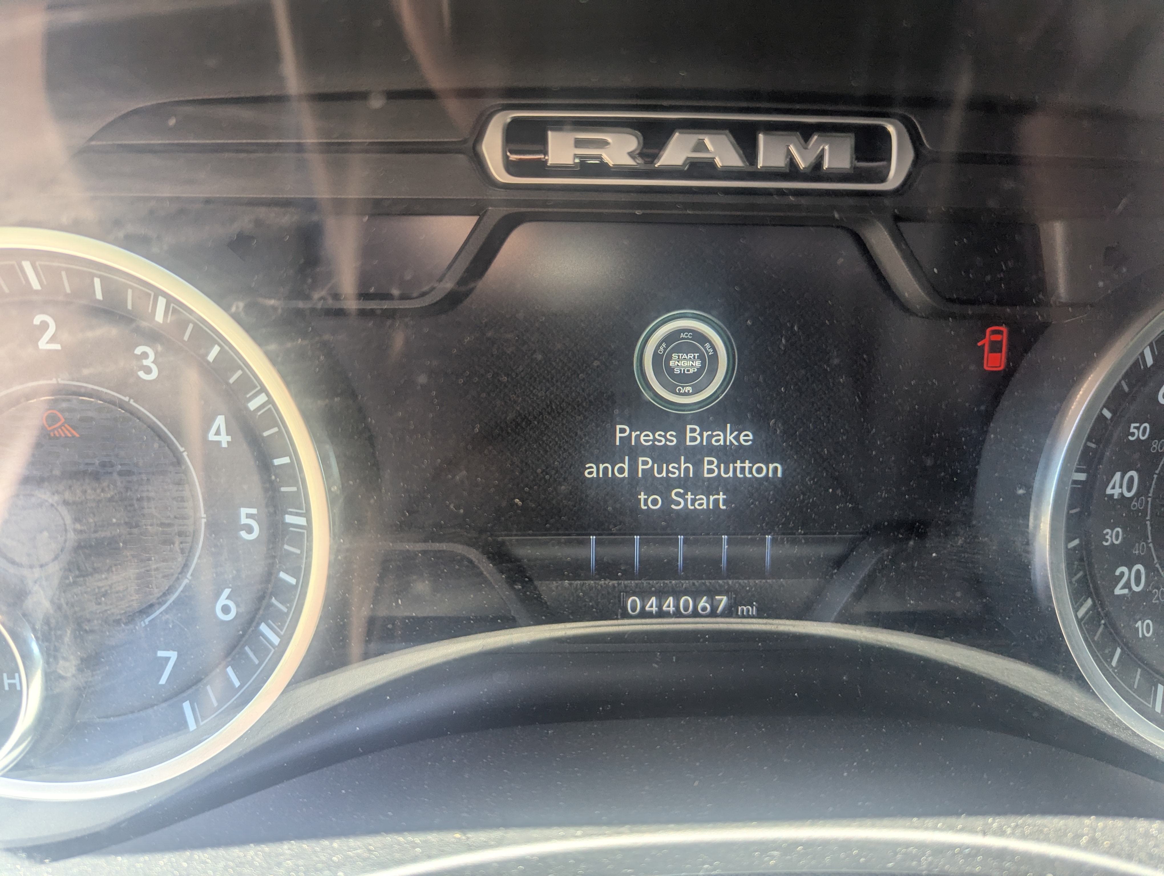 Used 2019 RAM 1500 Laramie AWD/4WD image 5
