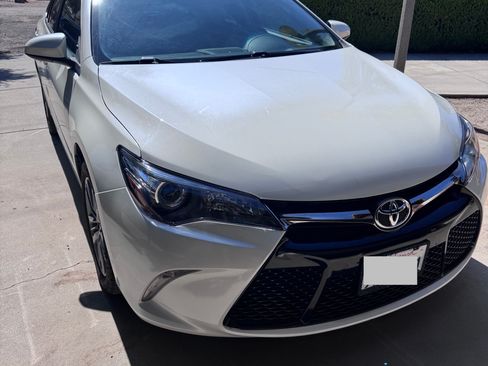 Used 2017 Toyota Camry SE FWD image 2