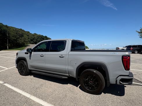 Used 2024 GMC Sierra 1500 Elevation AWD/4WD image 10