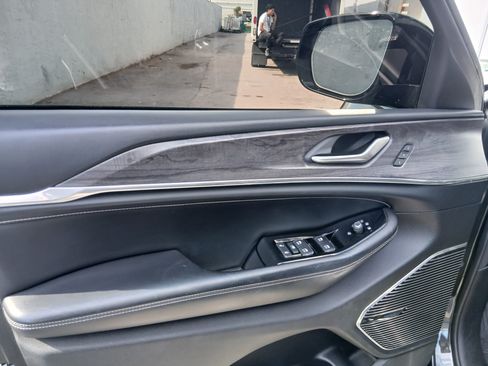 Used 2021 Jeep Grand Cherokee L Overland image 16