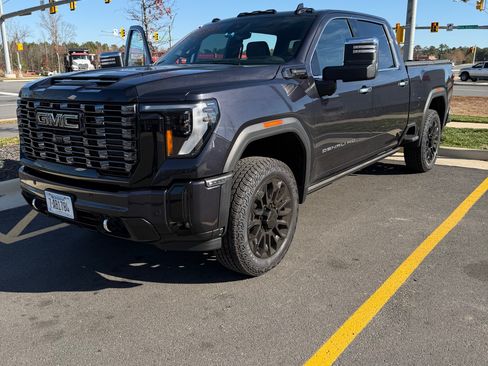 Used 2025 GMC Sierra 2500 Denali Ultimate w/ Snow Plow Prep/Camper Package AWD/4WD image 2
