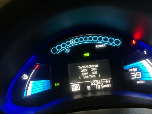 Used 2012 Nissan Leaf SL FWD image 23