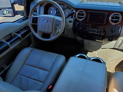 Used 2008 Ford F450 Lariat image 12