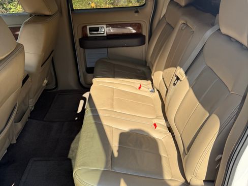 Used 2010 Ford F150 Lariat image 9