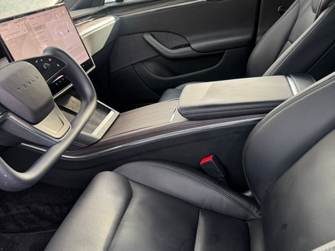 Used 2022 Tesla Model S Standard Range image 19