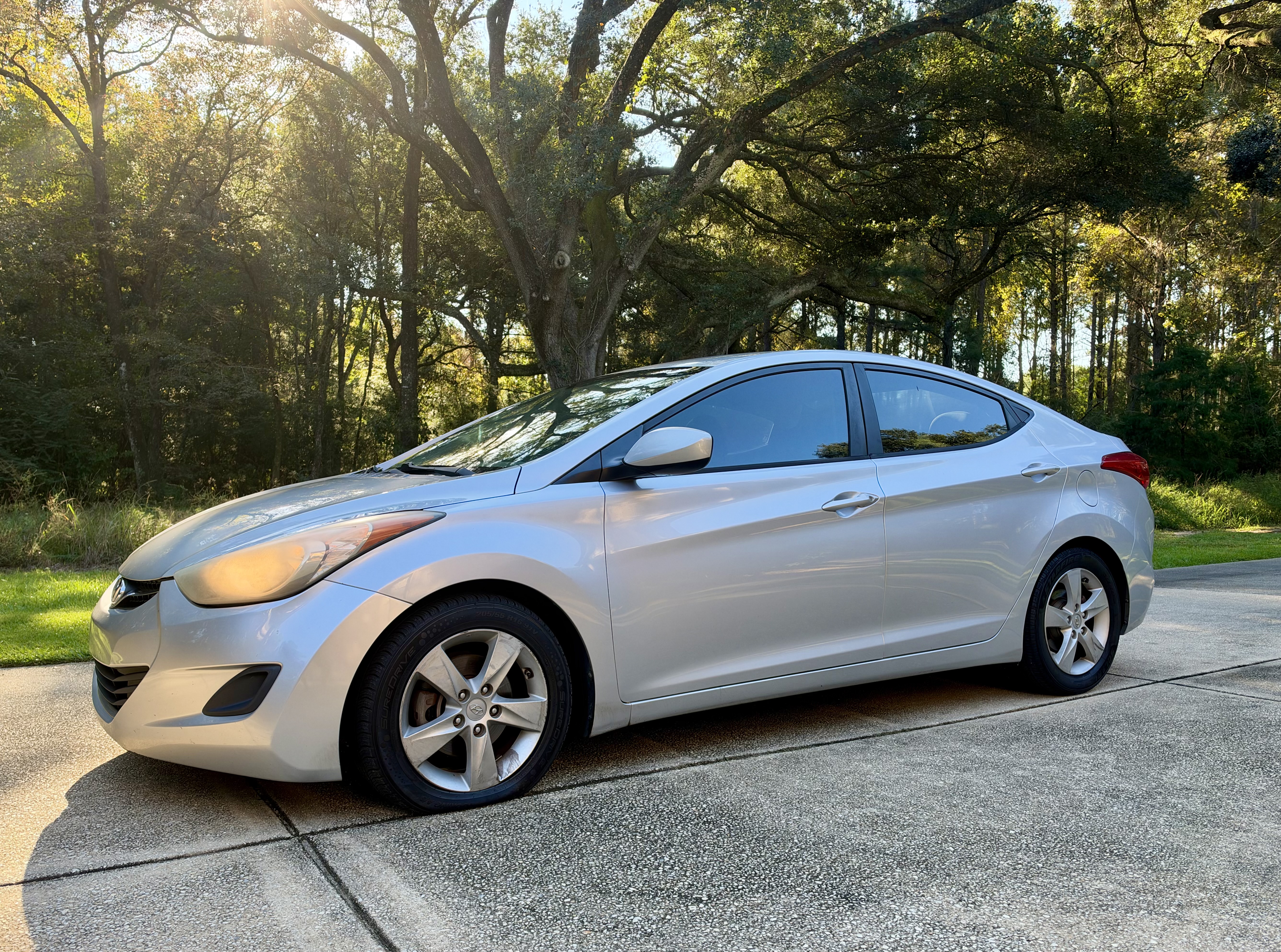 Used 2013 Hyundai Elantra GLS FWD image 5