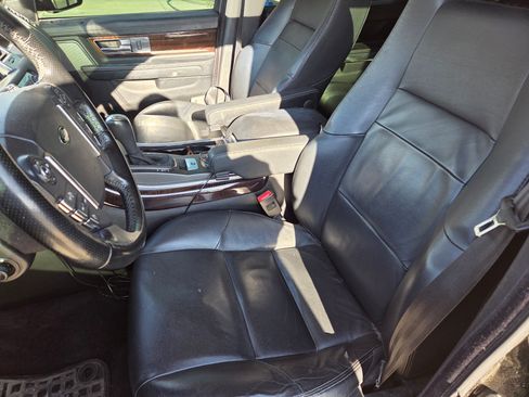 Used 2011 Land Rover Range Rover Sport HSE image 16