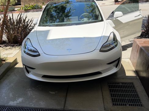 Used 2020 Tesla Model 3 Performance AWD/4WD image 1