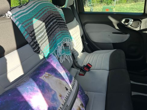 Used 2014 FIAT 500L Easy image 10