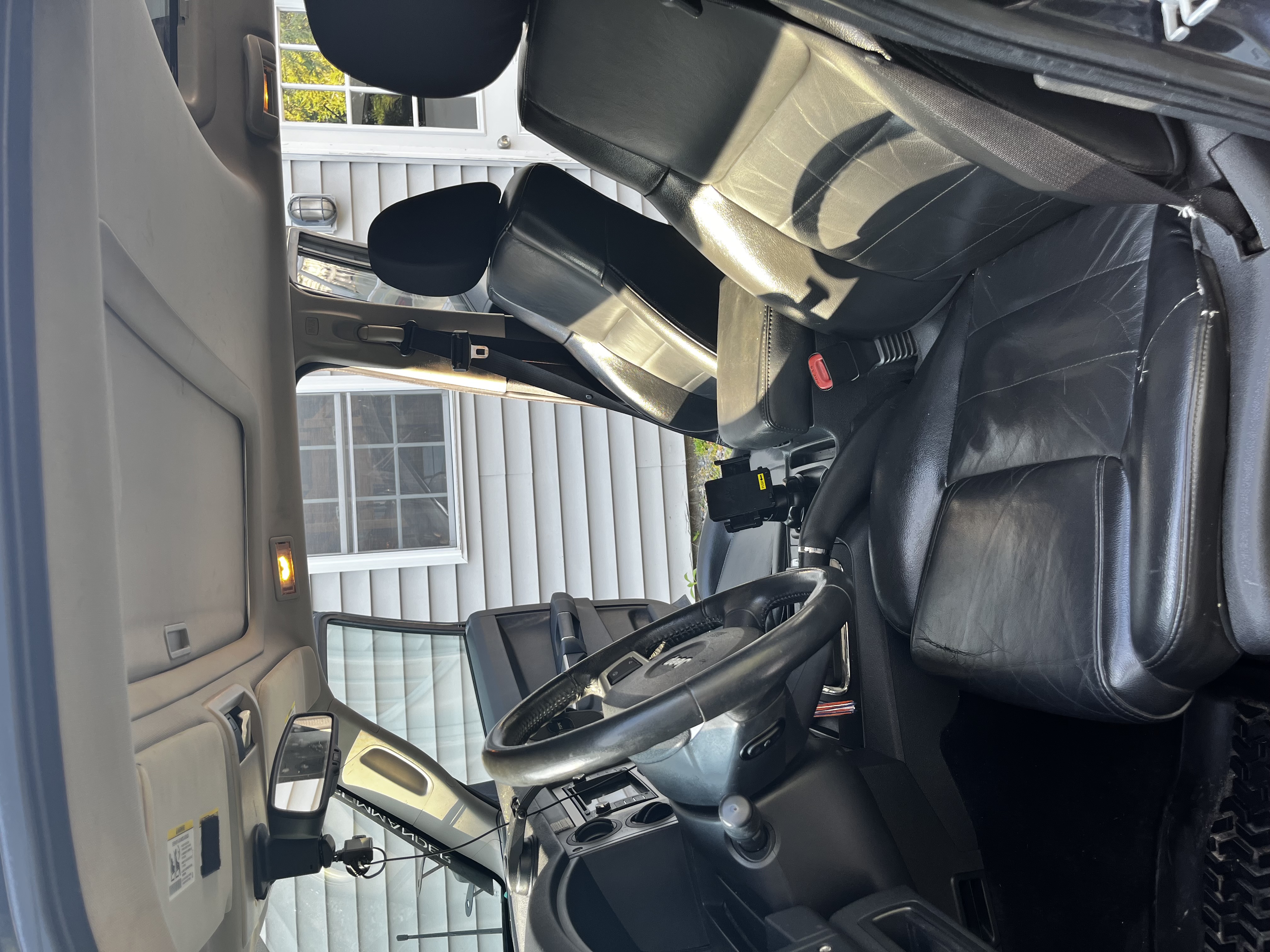 Used 2010 Jeep Commander Sport w/ Sun/Sound Group AWD/4WD image 11