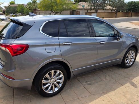 Used 2019 Buick Envision Essence FWD image 2