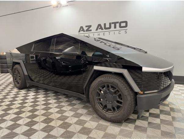 Used 2024 Tesla Cybertruck AWD Crew Cab image 4