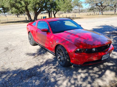 Used 2012 Ford Mustang GT Premium image 6