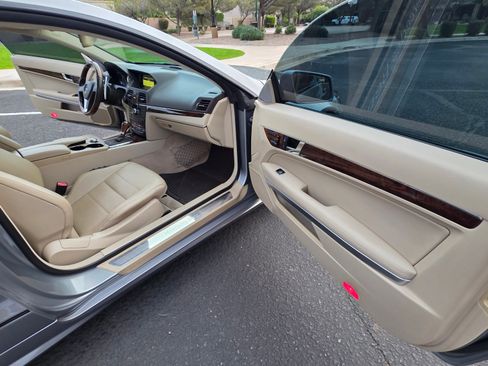Used 2012 Mercedes-Benz E 550 E 550 Coupe 2D image 30
