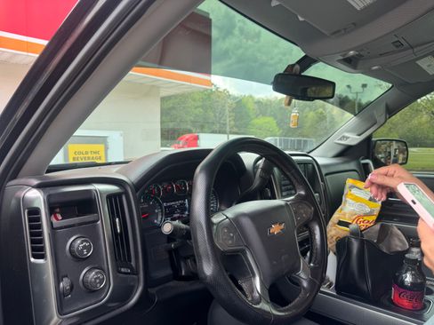 Used 2018 Chevrolet Silverado 1500 LT w/ All Star Edition image 4