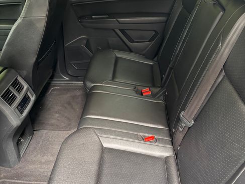 Used 2018 Volkswagen Atlas SE FWD image 13