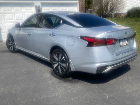 Used 2020 Nissan Altima 2.5 SV image 4