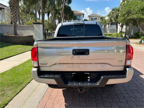 Used 2016 Toyota Tacoma TRD Sport w/ Towing Package AWD/4WD image 15