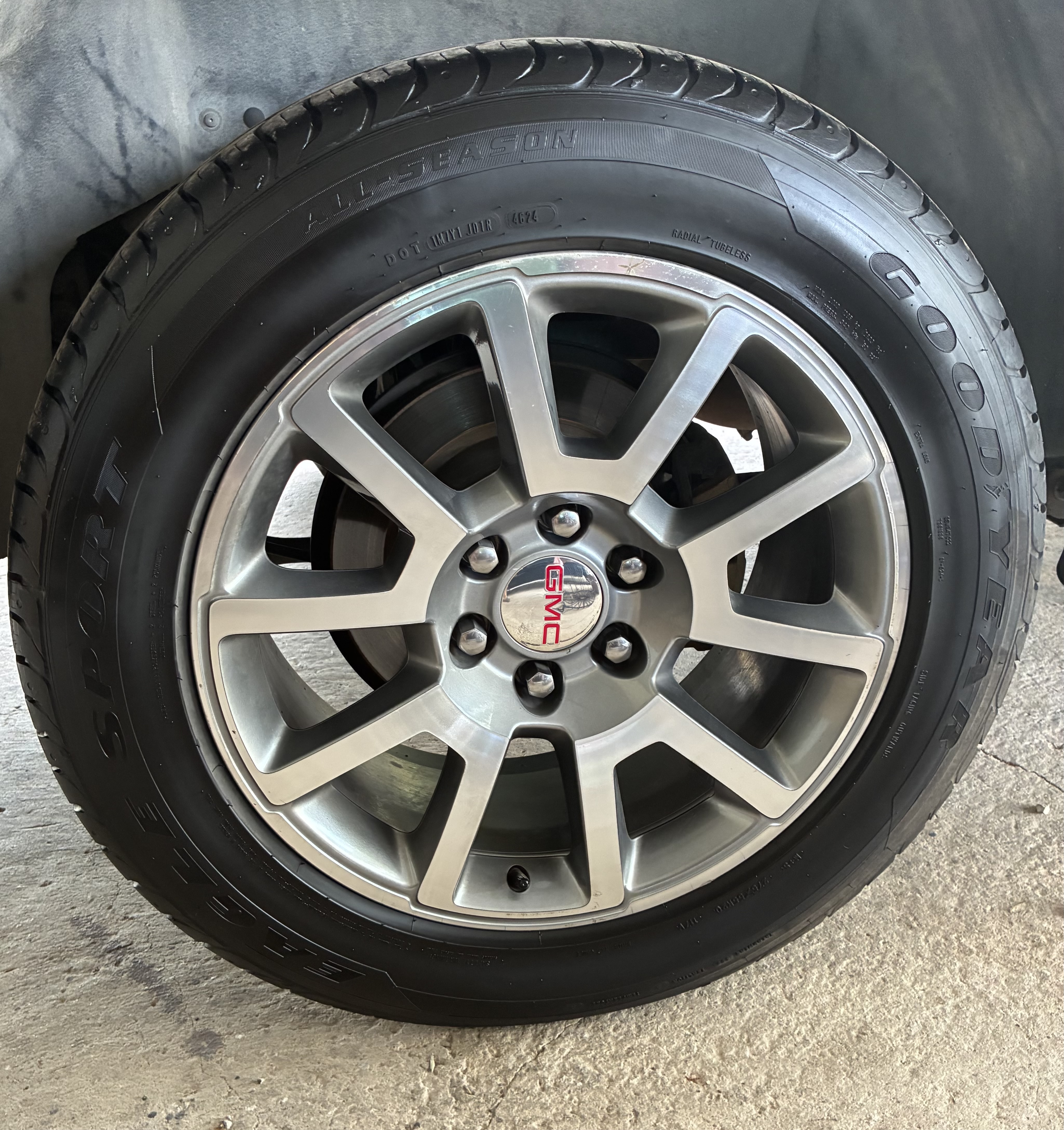 Used 2017 GMC Yukon Denali RWD image 10