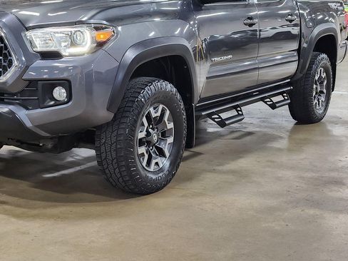 Used 2019 Toyota Tacoma TRD Off-Road image 13