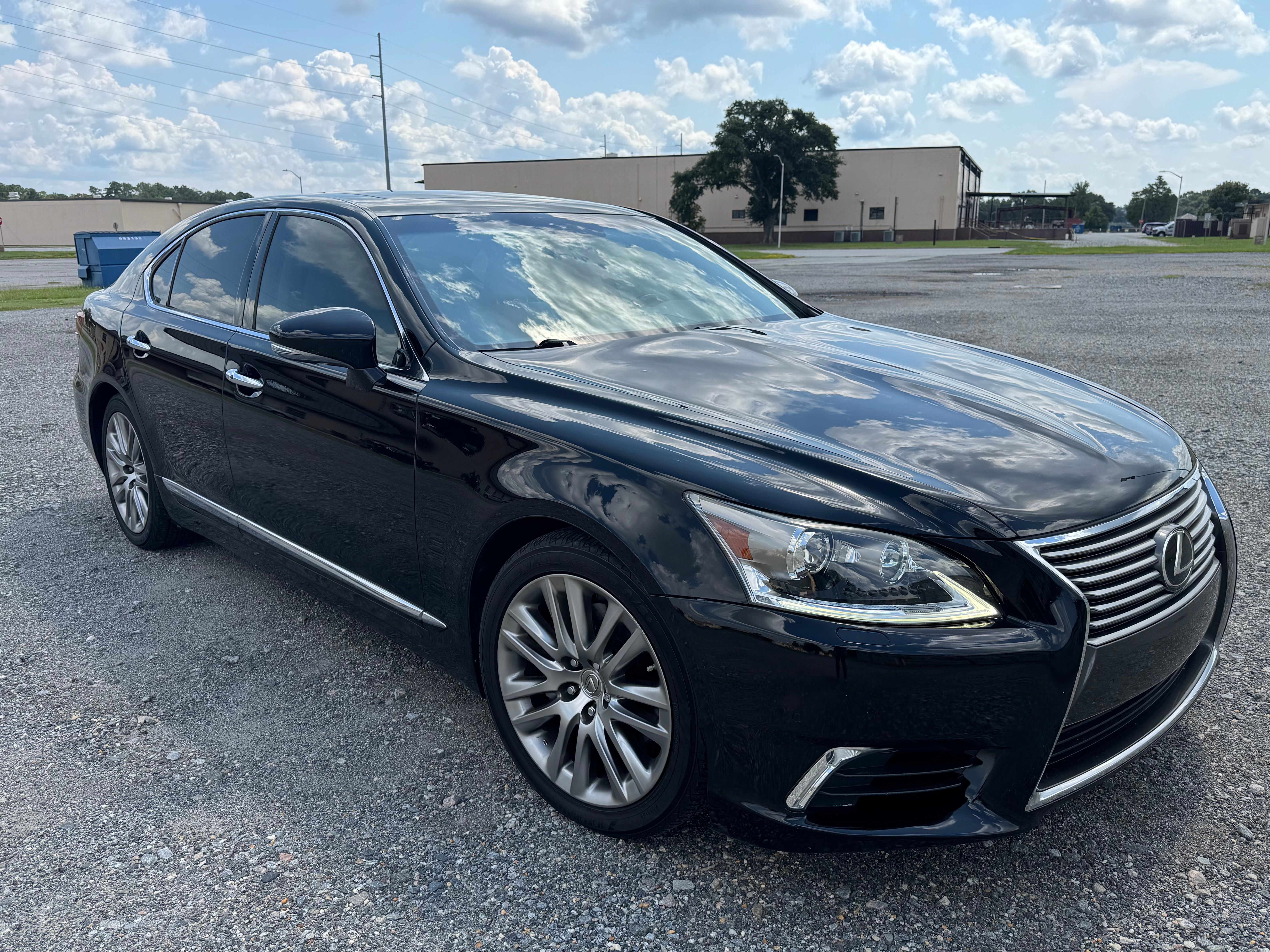 Used 2015 Lexus LS 460 w/ Comfort Package RWD image 6