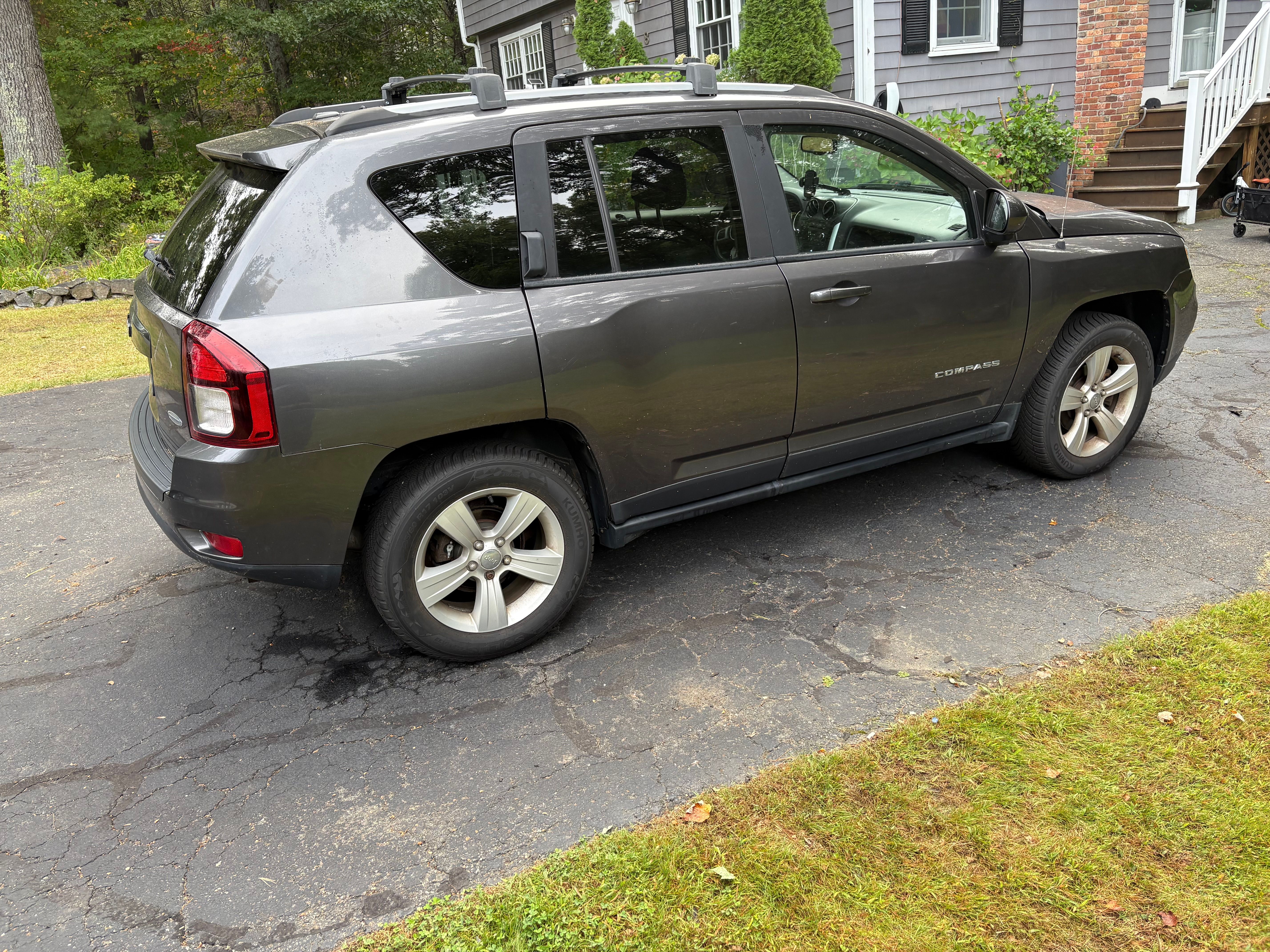 Used 2015 Jeep Compass Latitude AWD/4WD image 4