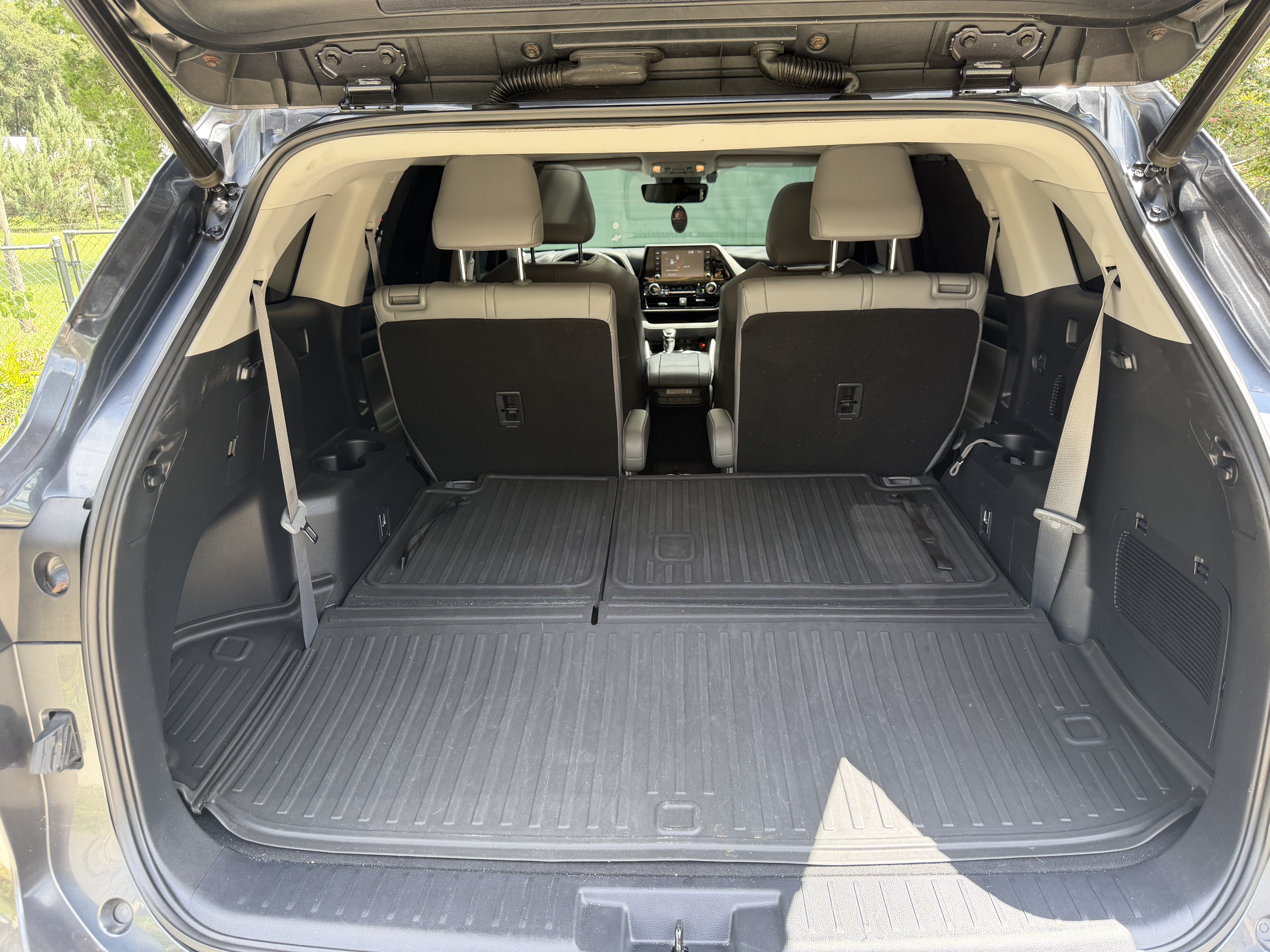 Used 2020 Toyota Highlander XLE AWD/4WD image 15