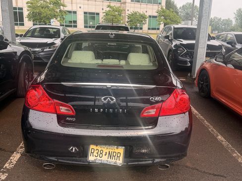 Used 2015 INFINITI Q40 AWD w/ Navigation Package image 2