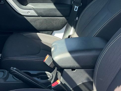 Used 2013 Jeep Wrangler Unlimited Sahara w/ Connectivity Group image 15